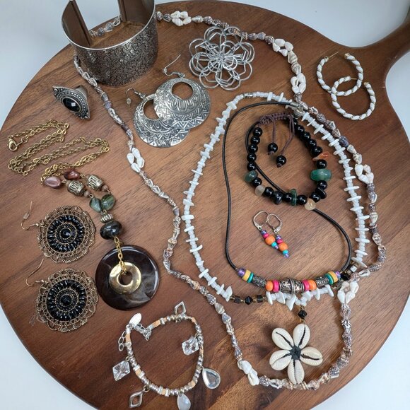 Vintage to Now Jewelry Lot - Boho Beach - Picture 4 of 8